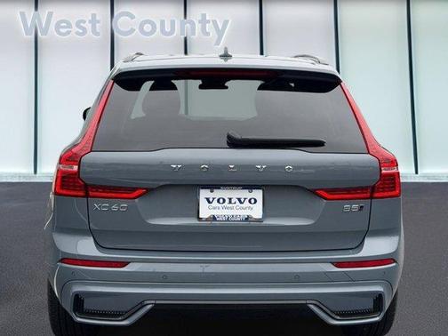 Gray Metallic 2024 Volvo XC60 B5 Core Dark Theme