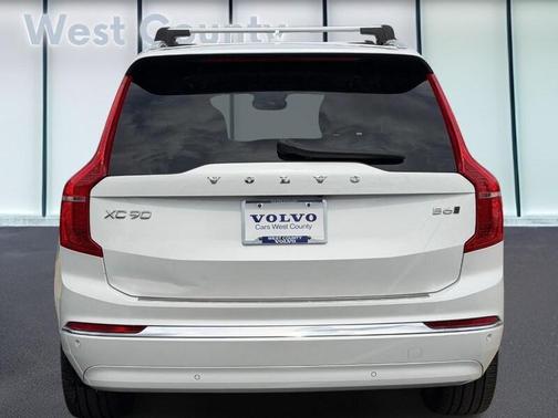 Crystal White 2023 Volvo XC90 B6 Ultimate 6-Seater
