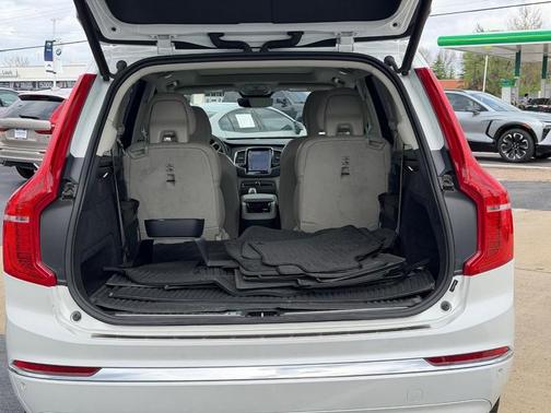 Crystal White 2023 Volvo XC90 B6 Ultimate 6-Seater