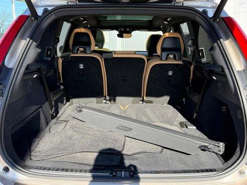 2024 Volvo XC90 Recharge Plug-In Hybrid T8 Ultimate Bright Theme 7-Seater