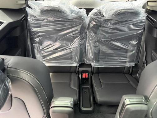 Onyx Black Metallic 2026 Volvo XC90 B6 AWD Ultra Dark Theme 6-Seater