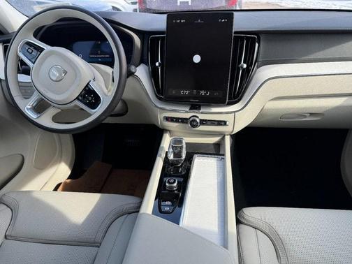 2026 Volvo XC60 Plug-In Hybrid T8 Ultra