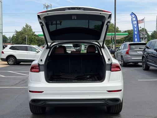 Carrara White 2022 Audi Q8 55 Premium
