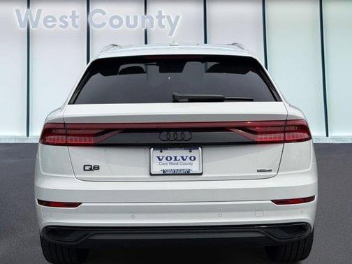 Carrara White 2022 Audi Q8 55 Premium