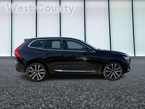 2023 Volvo XC60 B5 Ultimate Bright Theme