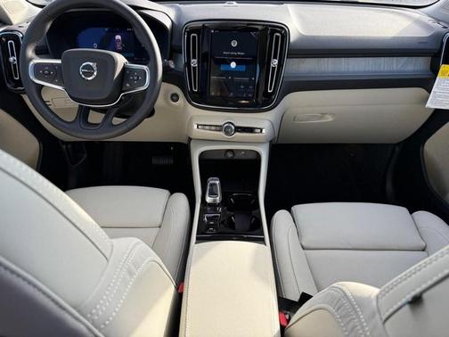 2026 Volvo XC40 B5 Ultra