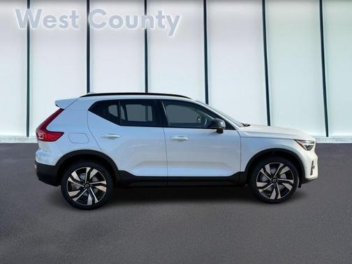 2026 Volvo XC40 B5 Ultra
