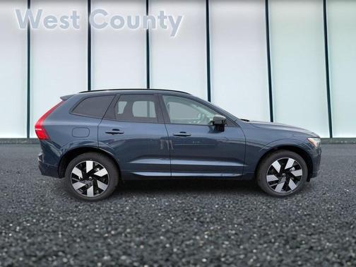 2025 Volvo XC60 Plug-In Hybrid T8 AWD Plus