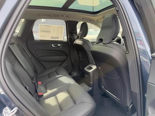 2025 Volvo XC60 Plug-In Hybrid T8 AWD Plus