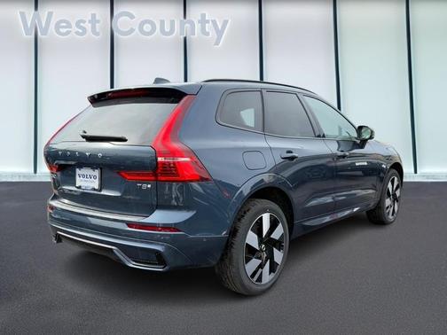 2025 Volvo XC60 Plug-In Hybrid T8 AWD Plus
