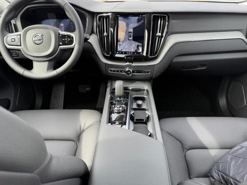 2025 Volvo XC60 Plug-In Hybrid T8 AWD Plus