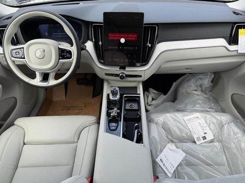 Crystal White 2026 Volvo XC60 B5 Ultra