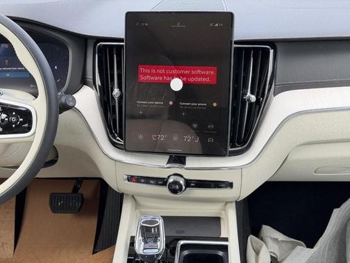Crystal White 2026 Volvo XC60 B5 Ultra