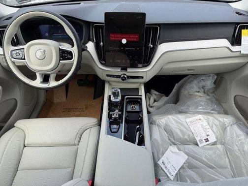 Crystal White 2026 Volvo XC60 B5 Ultra