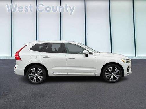 2023 Volvo XC60 B5 Plus Bright Theme