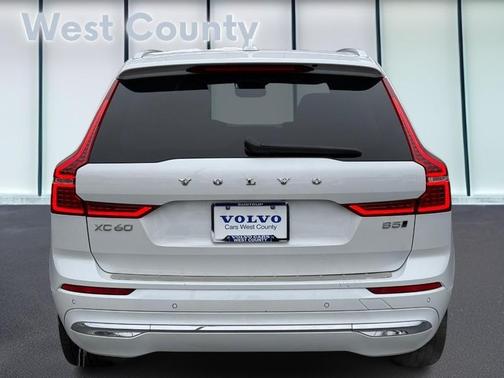 2023 Volvo XC60 B5 Plus Bright Theme