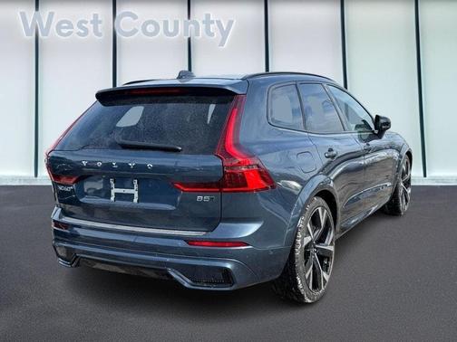 2026 Volvo XC60 B5 Ultra