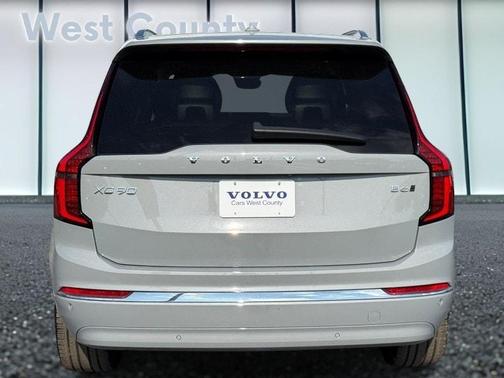 2025 Volvo XC90 B6 Plus 7-Seater