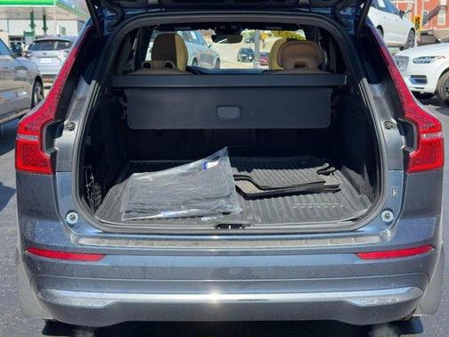 2023 Volvo XC60 B6 Ultimate Bright Theme