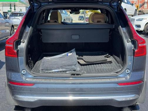 2023 Volvo XC60 B6 Ultimate Bright Theme