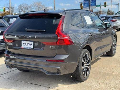 2025 Volvo XC60 B5 Plus