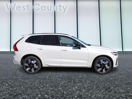 2025 Volvo XC60 Plug-In Hybrid T8 AWD Plus