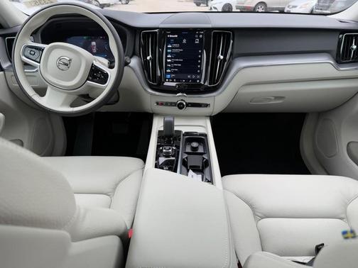 2025 Volvo XC60 B5 AWD Core