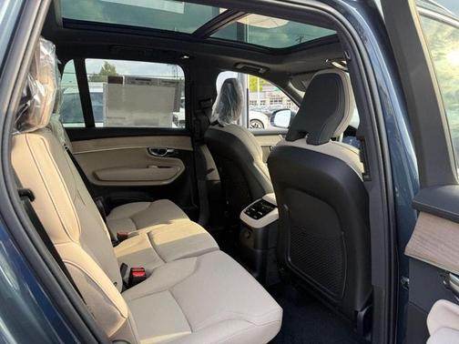 2026 Volvo XC90 Plug-In Hybrid T8 Plus 7-Seater