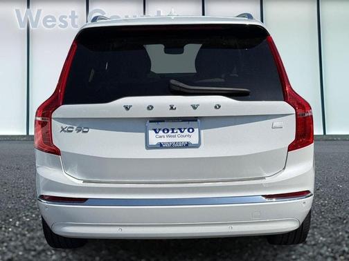 2023 Volvo XC90 Recharge Plug-In Hybrid T8 Ultimate Bright Theme 7-Seater