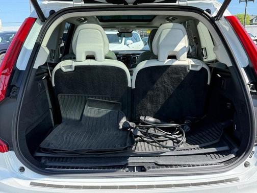 2023 Volvo XC90 Recharge Plug-In Hybrid T8 Ultimate Bright Theme 7-Seater
