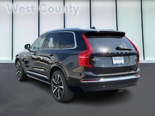 Onyx Black 2023 Volvo XC90 B6 Plus 7-Seater