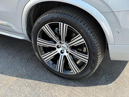 2025 Volvo XC90 Plug-In Hybrid T8 Ultra 6-Seater