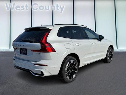 2026 Volvo XC60 B5 Plus