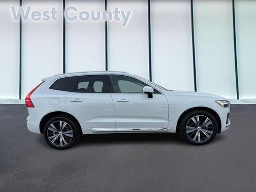 2023 Volvo XC60 B5 Plus Bright Theme