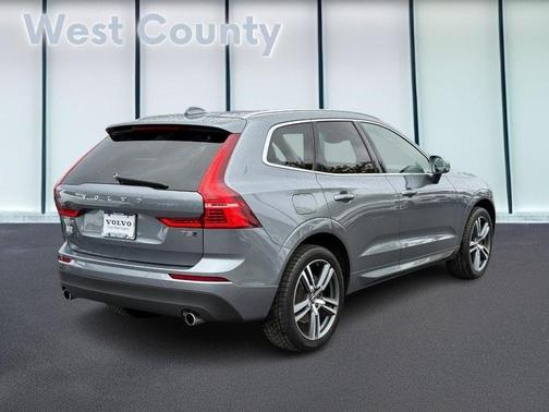 2021 Volvo XC60 T5 Momentum