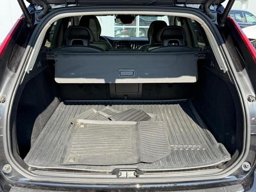 2018 Volvo XC60 T6 Momentum