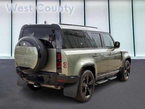 2024 Land Rover Defender P400 X-Dynamic SE