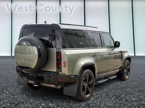 2024 Land Rover Defender P400 X-Dynamic SE
