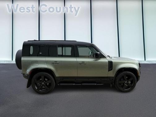 2024 Land Rover Defender P400 X-Dynamic SE