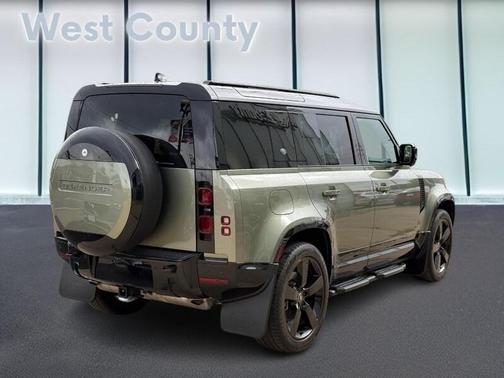 2024 Land Rover Defender P400 X-Dynamic SE