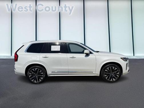 Crystal White Pearl 2025 Volvo XC90 B6 Plus 7-Seater