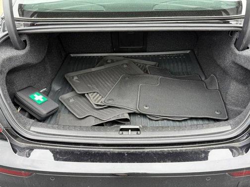 2024 Volvo S60 B5 Plus Black Edition