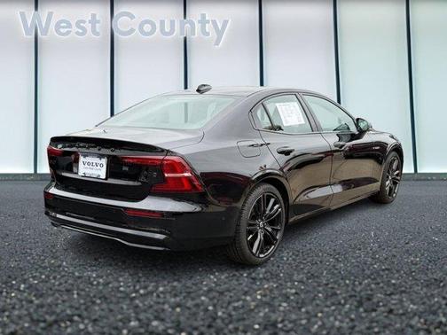 2024 Volvo S60 B5 Plus Black Edition