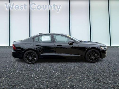 2024 Volvo S60 B5 Plus Black Edition