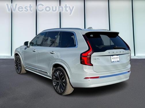 2025 Volvo XC90 B6 Plus 7-Seater