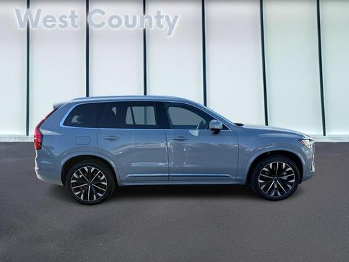 2025 Volvo XC90 B6 Plus 7-Seater