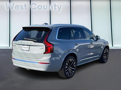 2025 Volvo XC90 B6 Plus 7-Seater