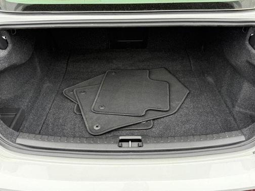 2024 Volvo S60 B5 Plus Dark Theme
