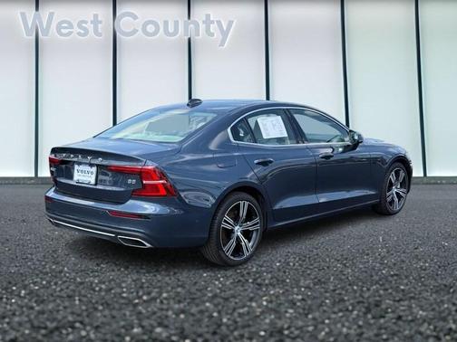 2022 Volvo S60 B5 Inscription