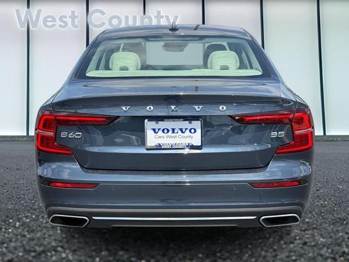 2022 Volvo S60 B5 Inscription